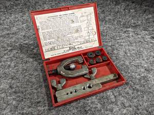 lot 522 image: SNAP-ON  BLUE-POINT Double Tube Flaring Kit - Part No. TF-5