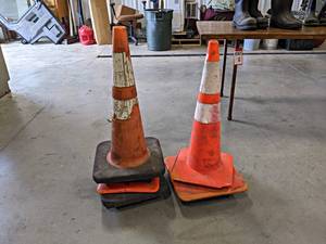 lot 565 image: Lot of (8) Orange Construction Cones - Average about 26 Tall - NO SHIPPING