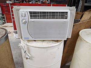 lot 579 image: Fedders 5000 BTU Window Air Conditioner - 115V - Model# A3X05F2A - NO SHIPPING
