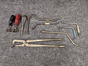 lot 598 image: SNAP-ON Brake Adjusting Tools and More