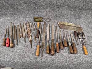 lot 599 image: Lot of Assorted Files and File Cleaner