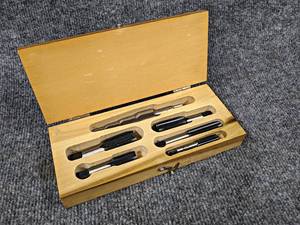 lot 621 image: Blue-Point Spark Plug Tap Set 18mm to 10mm - Part No. TDM-13A