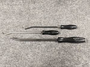 lot 634 image: SNAP-ON Long Reach Radiator Hose Pick Removal Tools and SNAP-ON 18 Prybar