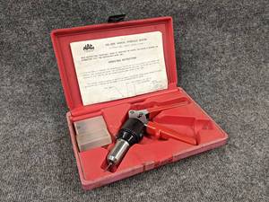 lot 639 image: MAC Tools Hydraulic Rivet Gun Kit - Part No. RG150K