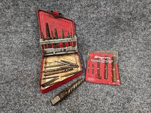 lot 646 image: SNAP-ON Screw Extractors - Not all are SNAP-ON and SNAP-ON Left Hand Drill Bit Kit