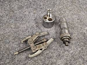 lot 650 image: VESSEL Impact Driver, MAC Tools Gear Puller and More