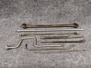lot 656 image: MAC Tools 12 Drive 24 Extension, SNAP-ON Drift Punch and More