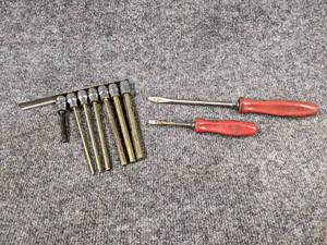lot 657 image: SNAP-ON Extra-Long Metric Hex Drivers - 38 Drive  (2) SNAP-ON Screwdrivers