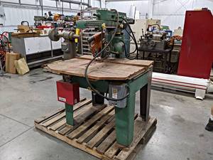 lot 764 image: Delta-Rockwell 14 Radial Arm Saw - NO SHIPPING
