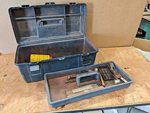 lot 803 image: Plastic Toolbox w Assorted Hand Tools
