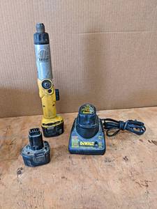 lot 816 image: DeWalt 7.2V Driver w Batteries and Charger