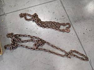 lot 831 image: Pair of 38 Log Chains