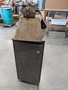 lot 853 image: Armstrong Bros. No. 4C Pipe Vice w Cabinet Stand - NO SHIPPING