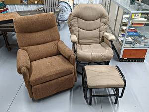 lot 918 image: Microfiber Swivel Rocker with Ottoman and Vintage La-Z-Boy Recliner - Swivel Rocker Measures 28 x 28 x 41 - NO SHIPPING