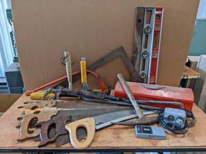 lot 928 image: Large Lot of Hand Tools - NO SHIPPING