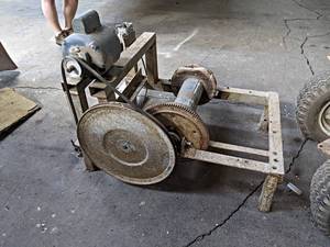 lot 967 image: Electric Winch - Measures 43 x 28 x 33, Unknown Working Condition - NO SHIPPING