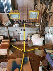 lot 107 image: Halogen Light Set with Stand