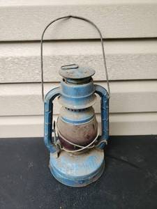 lot 401 image: Dietz Barn Lantern