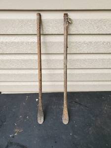 lot 28 image: Tire Spoons