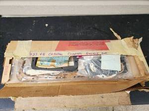 lot 29 image: Cadillac gasket set