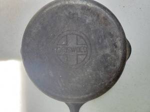 lot 118 image: Vintage Griswold Cast iron pan