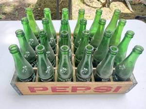 lot 123 image: Vintage Pepsi-Cola Crate with 20 Mt. Dew Bottles