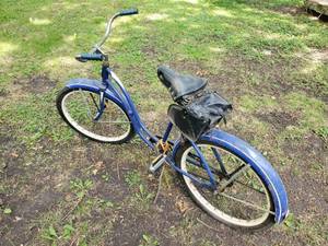 lot 129 image: Vintage hawthrone Bike