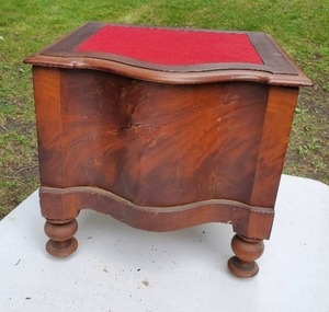 lot 159 image: Antique Chamber Pot