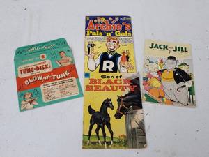 lot 167 image: Collection of Comics
