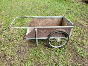 lot 176 image: Garden Way Cart