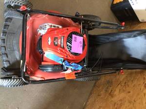 Troy-Bilt 21in. 140cc Briggs & Stratton Gas Push Lawn Mower with Rear bag customer return see pictures