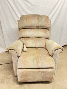 MSRp $1400 High Quality Pride Mobility Electric Power Lift Recliner Chair With Remote - Whisper Quiet Lifting Mechanism - Has Swirly Satin Sheen Fabric - Very Cushy - Great Working Condition Seat Width 19