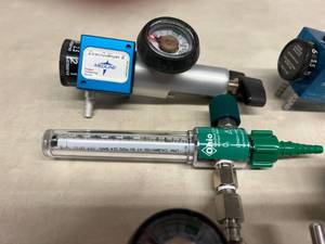 Lot of Oxygen Gauge Regulators