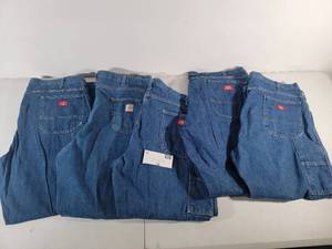 5 Pair of Size 42 Mens Work Jeans (4 Dickies & 1 Carhartt)