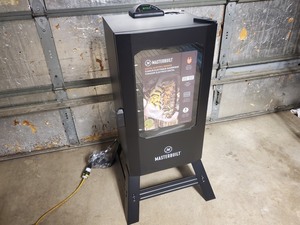 New Masterbuilt Digital 711-Sq in Black Electric Smoker - Shipping Dent