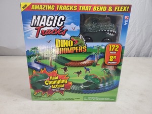 New Magic Tracks Dino Chompers