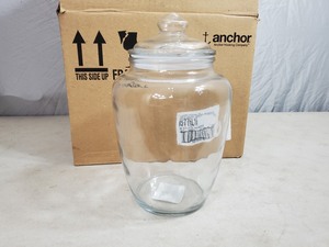 Case of 4 New Anchor Hocking Glass Jars with Lids