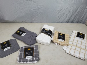 New Kitchen Towels, Oven Mitt, and More
