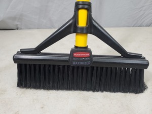 New Rubbermaid Maximizer BrushBroom with Squeege