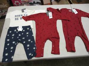 lot 88 image: Grayson Mini Baby 12M Clothes new ...