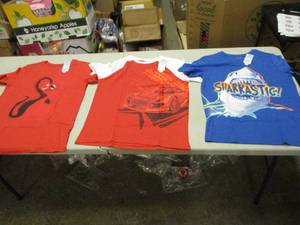lot 100 image: Cat and Jack Youth XXL T-shirts ne...