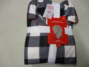 lot 116 image: Wondershop Kids 2 Piece Sleep Set ...
