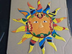 lot 5 image: Colorful Metal Sun 13 Diameter...