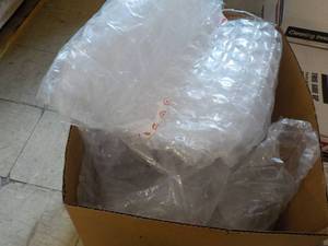 lot 9 image: Large Box of Bubble Wrap...