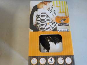 lot 15 image: Rockin Baby Pouch retail $52...