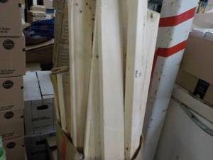 lot 16 image: 21 - 2 x 4s Various Lengths...