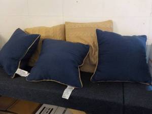 lot 17 image: 5 Pillows...