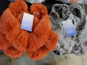 lot 22 image: 2 Pair of Stars Above Fuzzy Slipper...