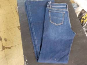 lot 56 image: SOHO Vintage Flare Jeans size 4...