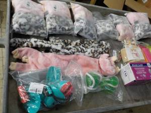 lot 281 image: Cat Supplies and Toys...